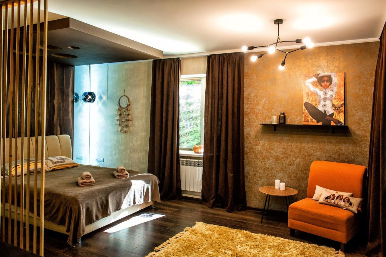 Золотое Тепло Apartment แชร์นีฮีฟ ภายนอก รูปภาพ